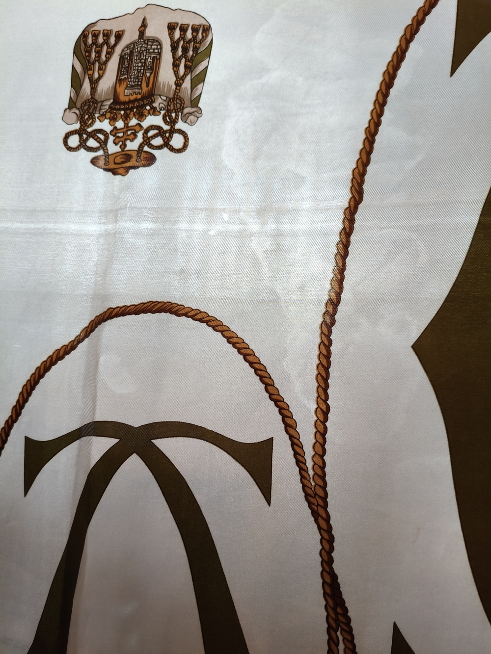 AUTHENTICATED 🤎 CARTIER Paris 35" x 33.5" Vintage Silk Scarf COA - Picture 6 of 14